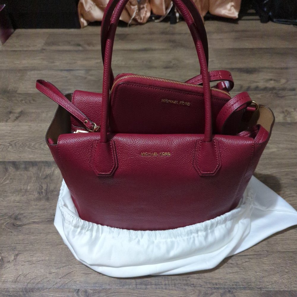 Michael Kors "Cherry" Large Bag & Wallet w Dust Bag
